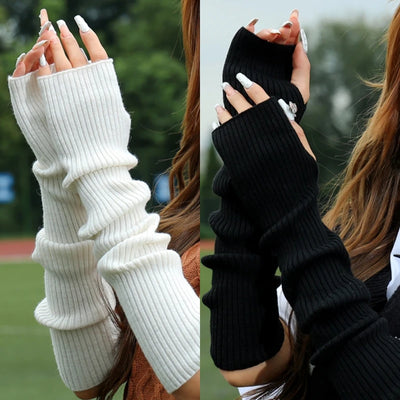 Women knitted arm warmer long fingerless gloves mitten winter in black and white. Stylish ribbed design for warmth and fashion, perfect for Y2K and punk outfits.